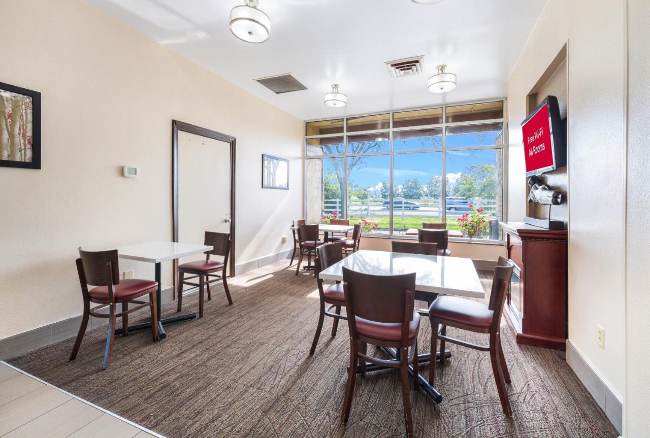 Red Roof Inn Columbus - Grove Stadt Exterior foto